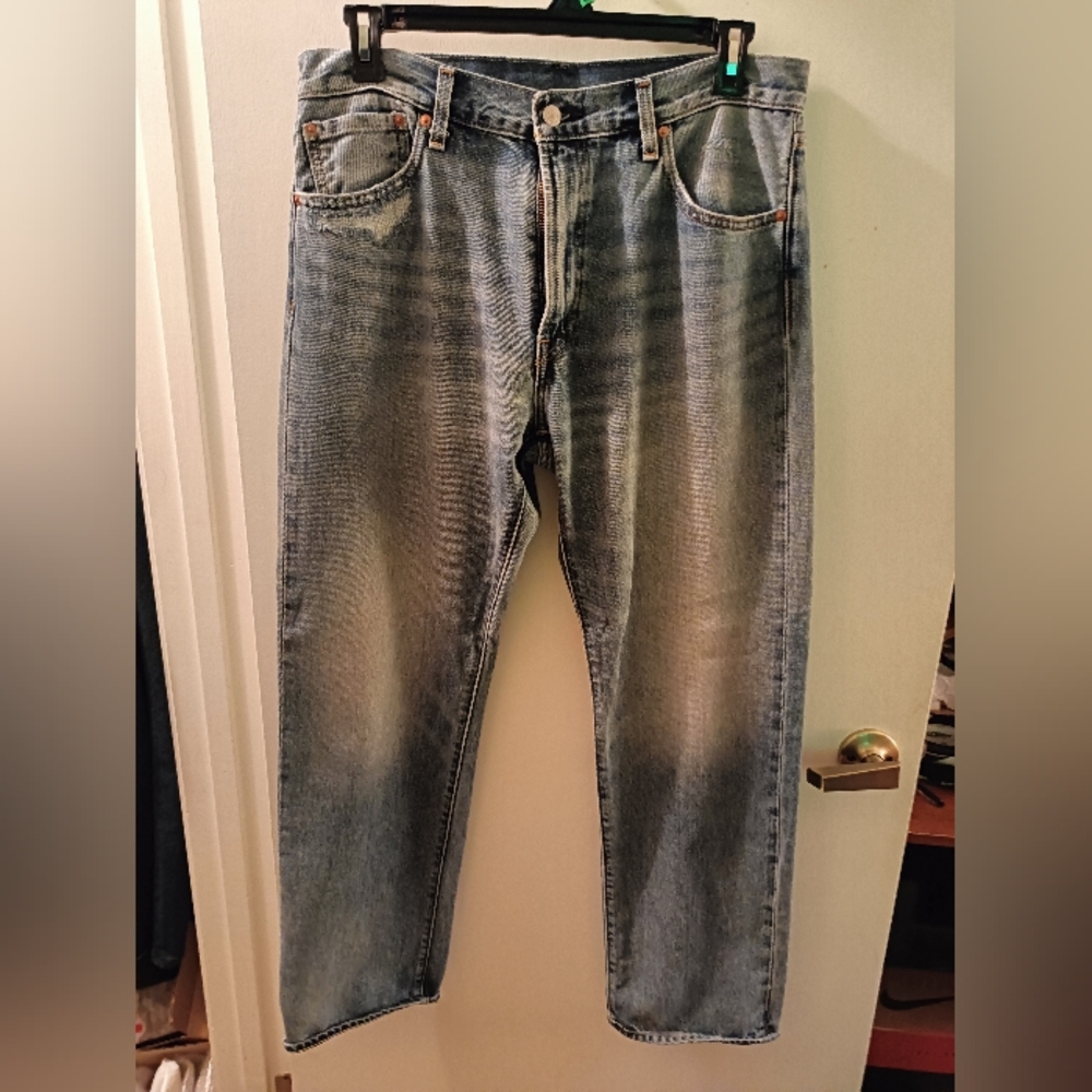 Levi's Premium Distressed Men's 33x32 Washed Jeans